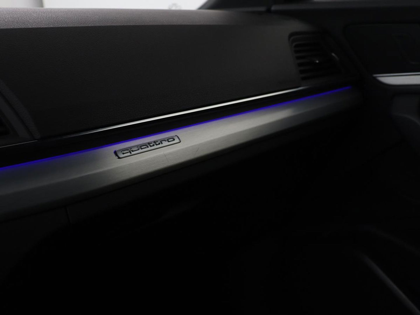 Audi Q5 2.0 TFSI quattro Launch Edition | 1e eigenaar | Panoramadak | Leder | Adaptive cruise | 360 camera | Luchtvering | Stoelverwarming | Navigatie | Elektrische stoelen | Virtual Cockpit | Full LED