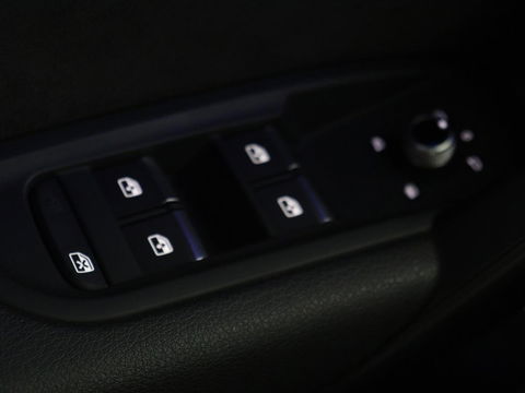 Audi Q5 2.0 TFSI quattro Launch Edition | 1e eigenaar | Panoramadak | Leder | Adaptive cruise | 360 camera | Luchtvering | Stoelverwarming | Navigatie | Elektrische stoelen | Virtual Cockpit | Full LED