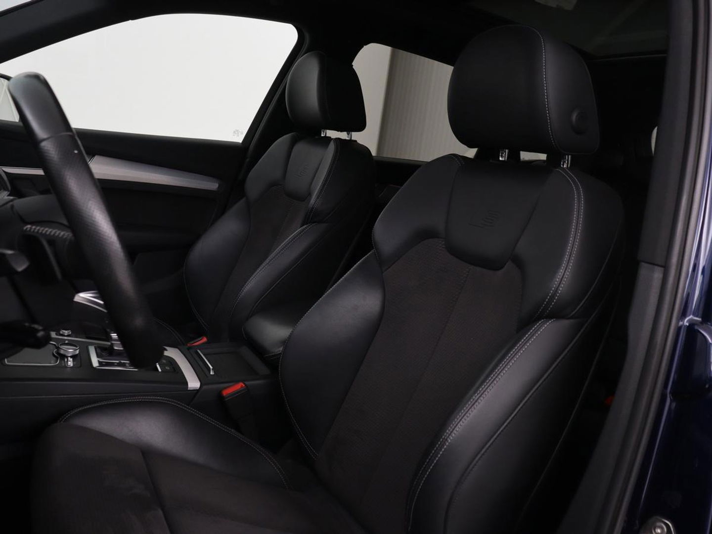 Audi Q5 2.0 TFSI quattro Launch Edition | 1e eigenaar | Panoramadak | Leder | Adaptive cruise | 360 camera | Luchtvering | Stoelverwarming | Navigatie | Elektrische stoelen | Virtual Cockpit | Full LED