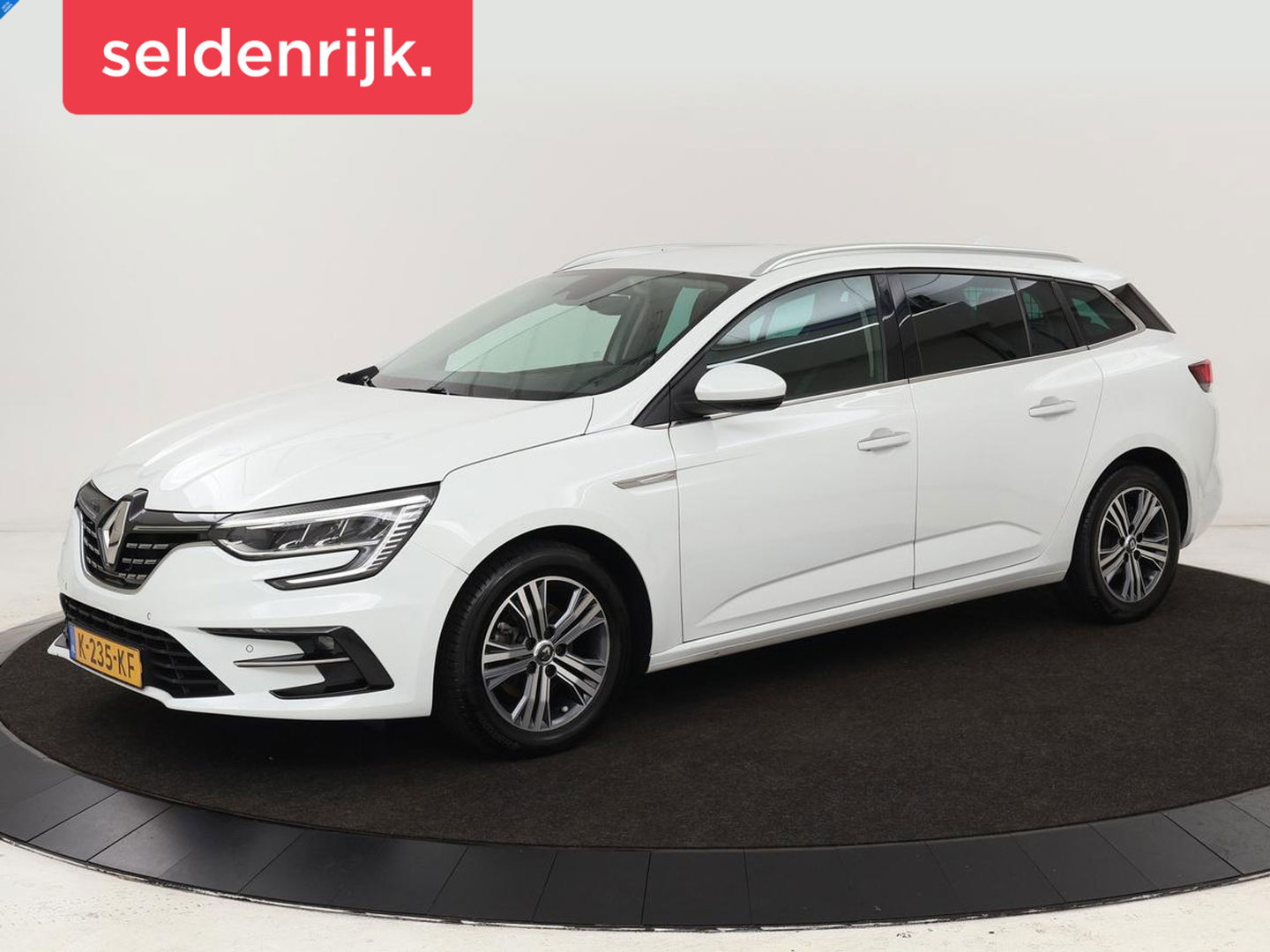 Renault Mégane 1.3 TCe Intens | Automaat | Carplay | Full LED | Navigatie | Cruise control | Climate control | Parkeerhulp | Keyless | DAB | Getint glas