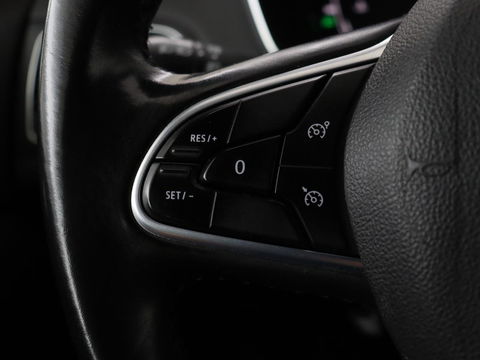 Renault Mégane 1.3 TCe Intens | Automaat | Carplay | Full LED | Navigatie | Cruise control | Climate control | Parkeerhulp | Keyless | DAB | Getint glas
