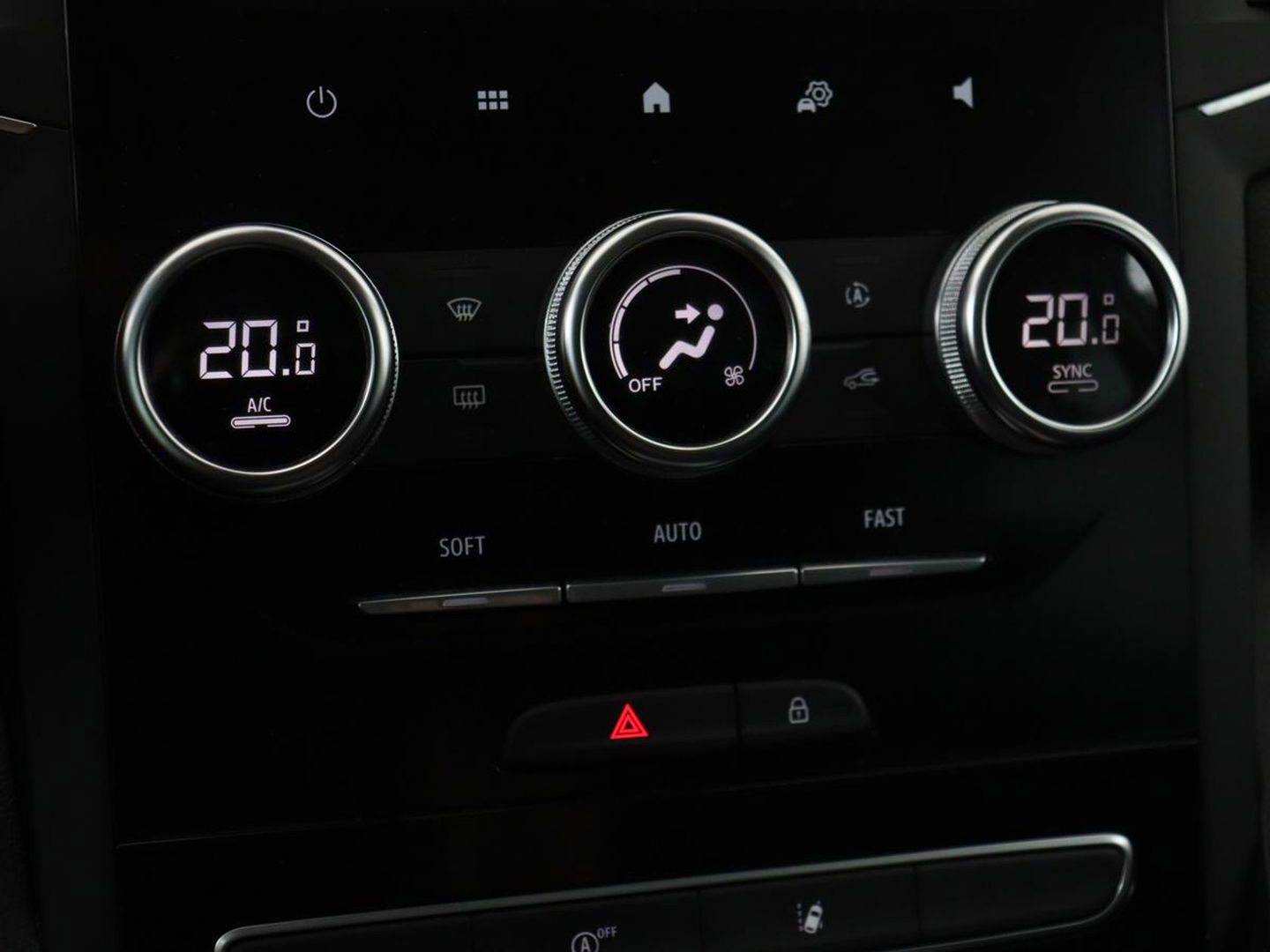 Renault Mégane 1.3 TCe Intens | Automaat | Carplay | Full LED | Navigatie | Cruise control | Climate control | Parkeerhulp | Keyless | DAB | Getint glas