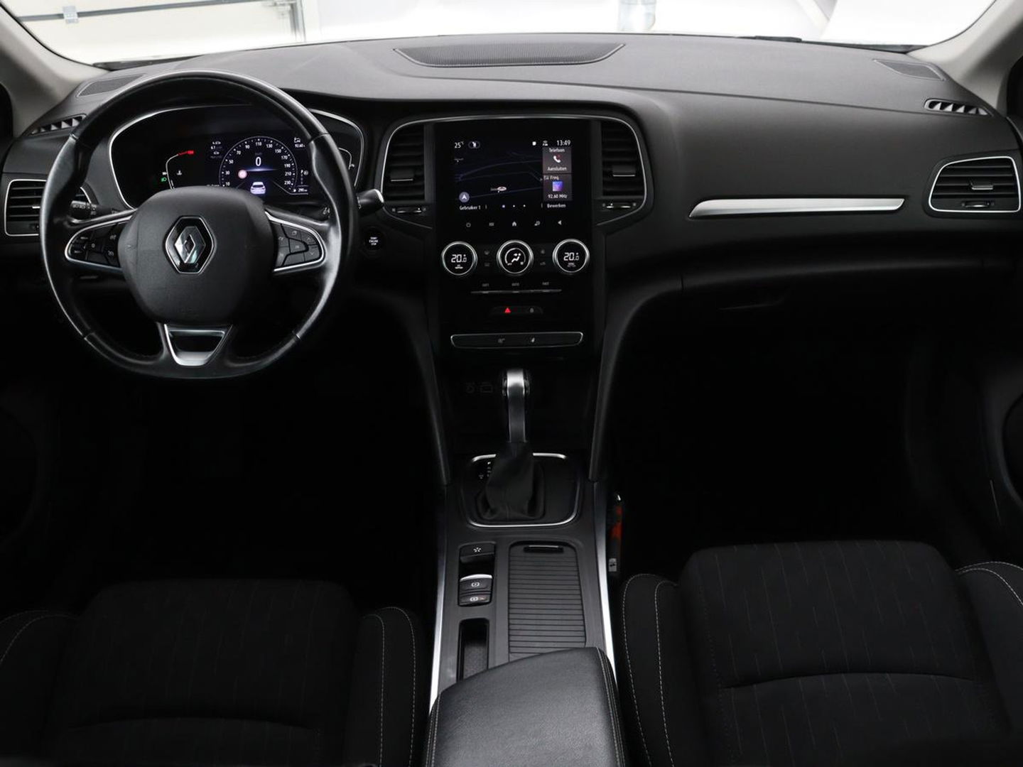 Renault Mégane 1.3 TCe Intens | Automaat | Carplay | Full LED | Navigatie | Cruise control | Climate control | Parkeerhulp | Keyless | DAB | Getint glas