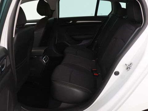 Renault Mégane 1.3 TCe Intens | Automaat | Carplay | Full LED | Navigatie | Cruise control | Climate control | Parkeerhulp | Keyless | DAB | Getint glas