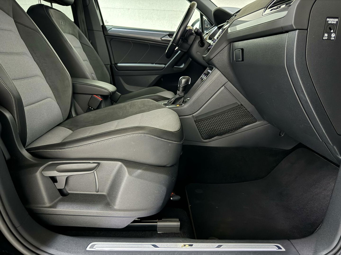Volkswagen Tiguan 1.5 TSI ACT 3x R-Line Black Edition Pano Dynaudio