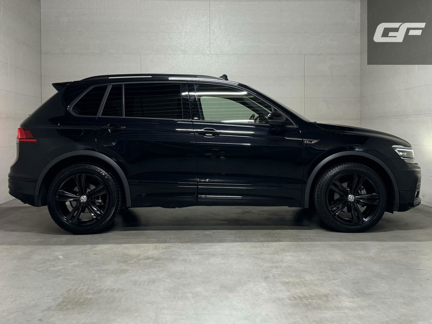Volkswagen Tiguan 1.5 TSI ACT 3x R-Line Black Edition Pano Dynaudio