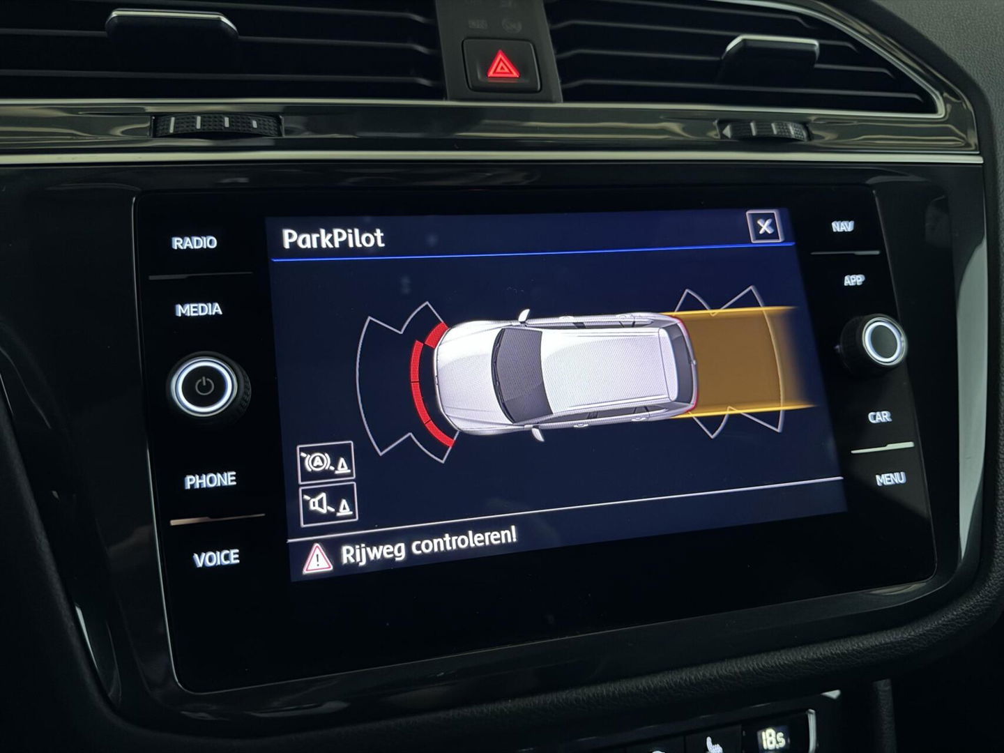 Volkswagen Tiguan 1.5 TSI ACT 3x R-Line Black Edition Pano Dynaudio