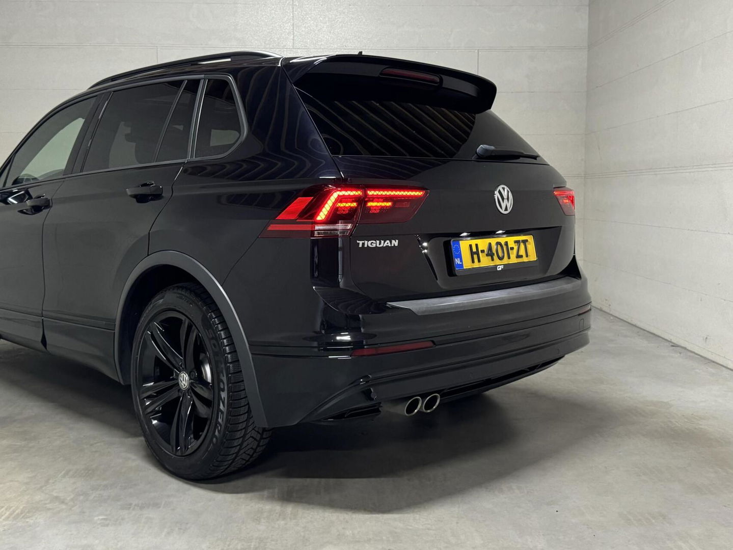 Volkswagen Tiguan 1.5 TSI ACT 3x R-Line Black Edition Pano Dynaudio