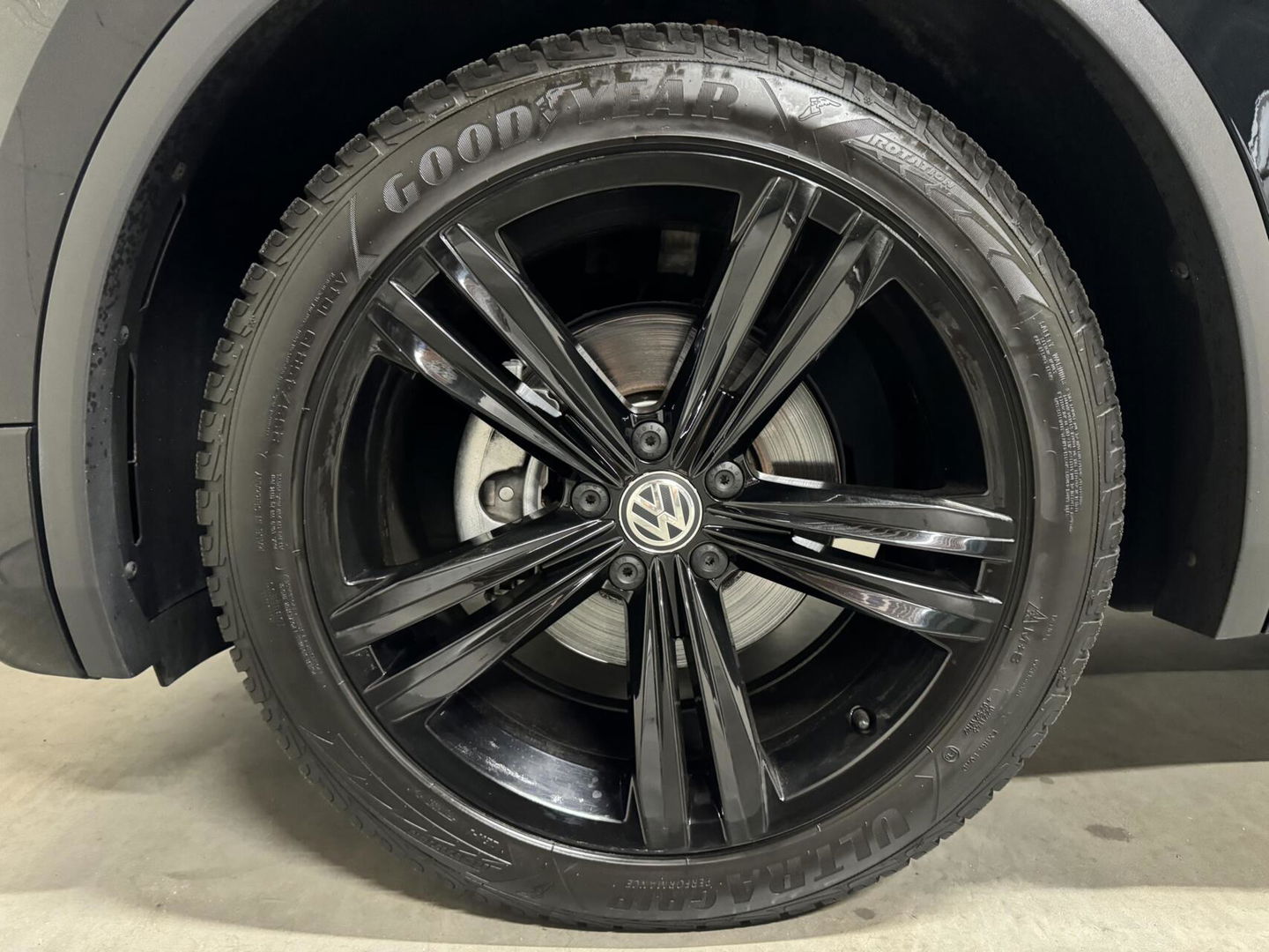 Volkswagen Tiguan 1.5 TSI ACT 3x R-Line Black Edition Pano Dynaudio