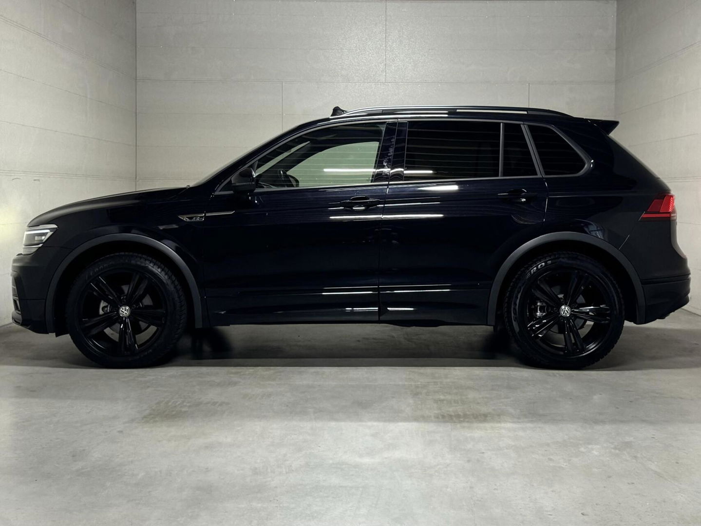 Volkswagen Tiguan 1.5 TSI ACT 3x R-Line Black Edition Pano Dynaudio