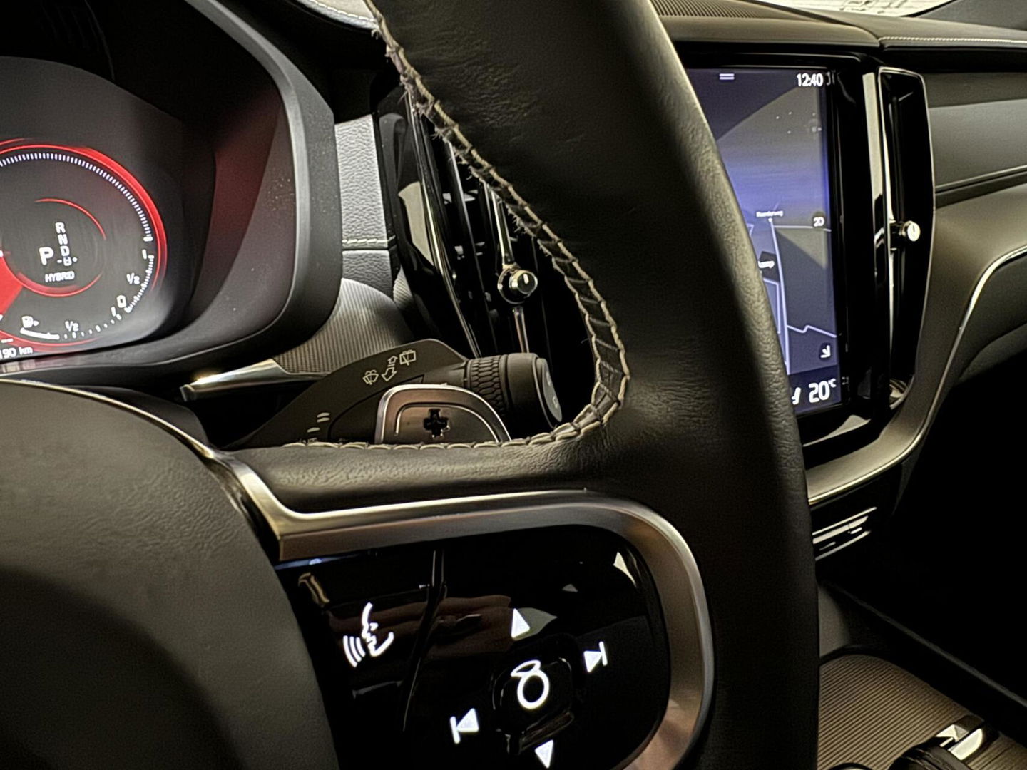 Volvo XC60 2.0 T8 AWD Polestar Engineered H/K Pano HUD ACC Trekh.