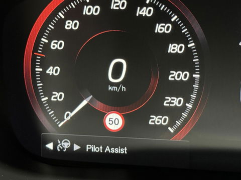 Volvo XC60 2.0 T8 AWD Polestar Engineered H/K Pano HUD ACC Trekh.
