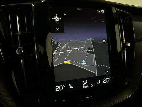 Volvo XC60 2.0 T8 AWD Polestar Engineered H/K Pano HUD ACC Trekh.