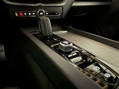 Volvo XC60 2.0 T8 AWD Polestar Engineered H/K Pano HUD ACC Trekh.