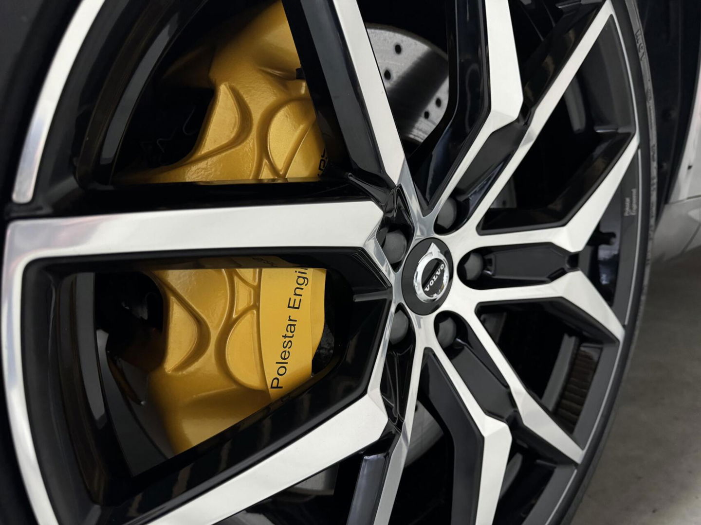 Volvo XC60 2.0 T8 AWD Polestar Engineered H/K Pano HUD ACC Trekh.