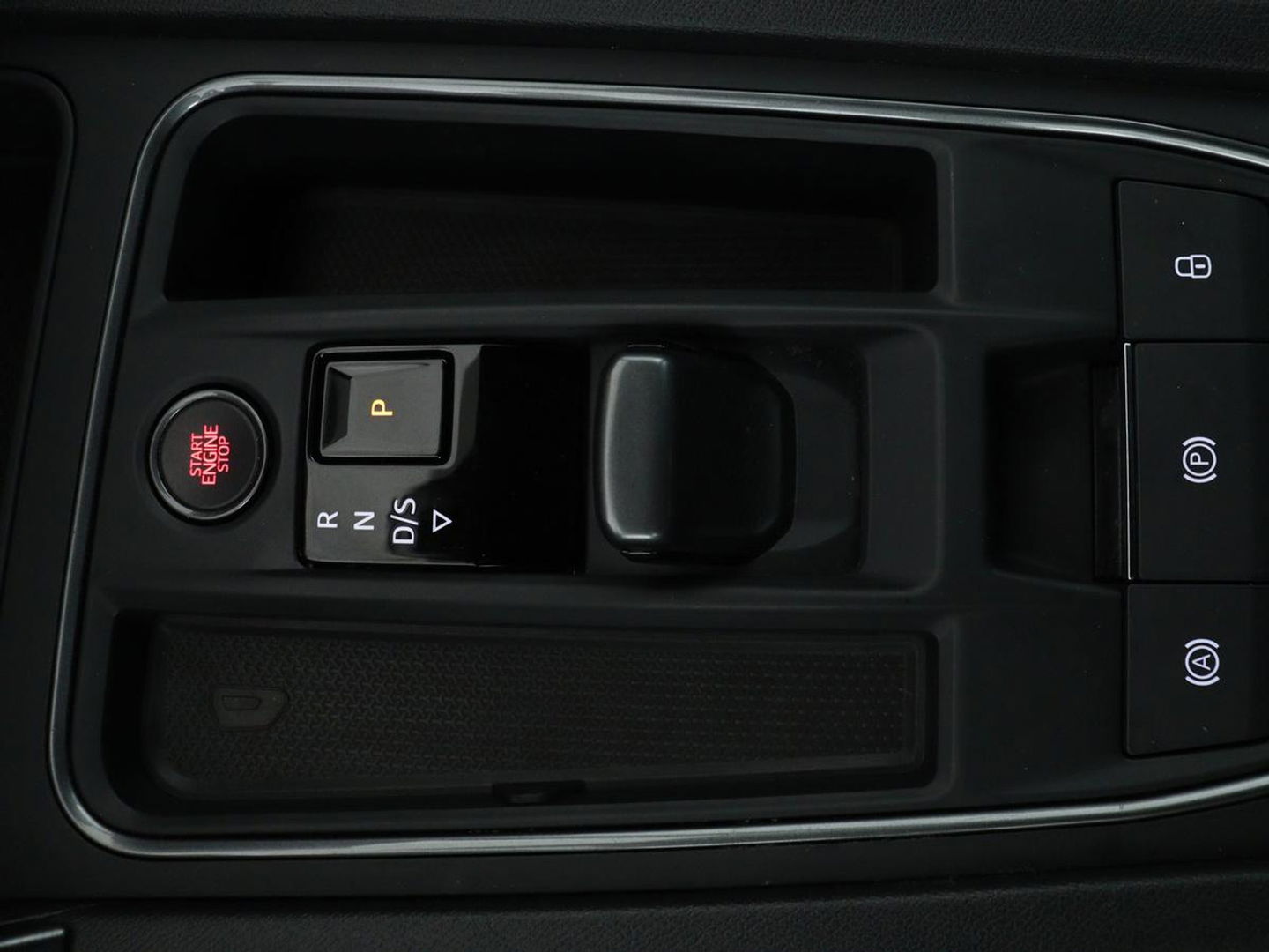 CUPRA Formentor 1.4 e-Hybrid VZ | 245pk | Stoel & stuurverwarming | Trekhaak | 360 camera | Carplay | Adaptive cruise | Navigatie | Sfeerverlichting | Full LED | Keyless | PHEV