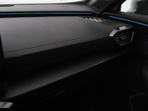 CUPRA Formentor 1.4 e-Hybrid VZ | 245pk | Stoel & stuurverwarming | Trekhaak | 360 camera | Carplay | Adaptive cruise | Navigatie | Sfeerverlichting | Full LED | Keyless | PHEV