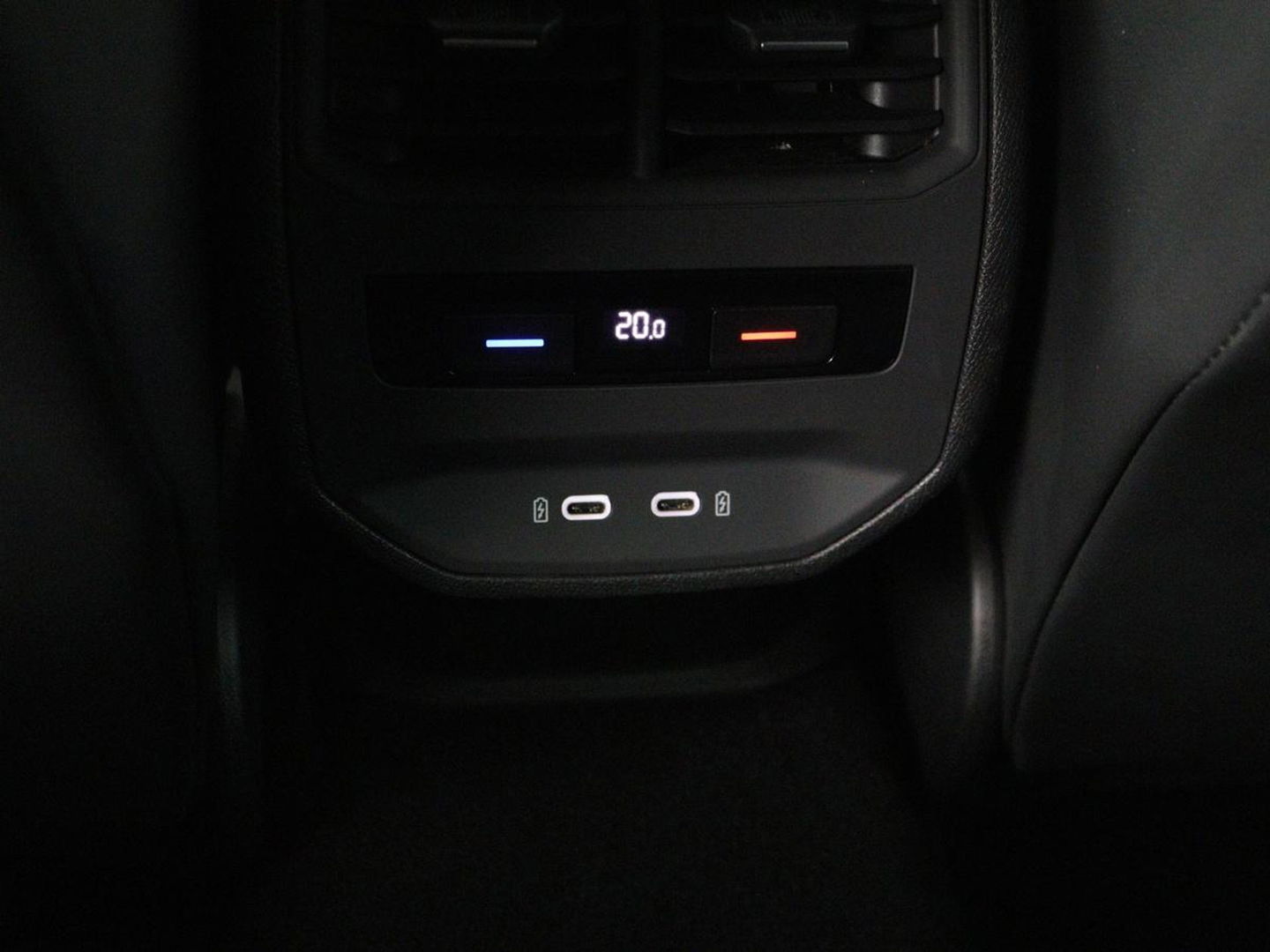 CUPRA Formentor 1.4 e-Hybrid VZ | 245pk | Stoel & stuurverwarming | Trekhaak | 360 camera | Carplay | Adaptive cruise | Navigatie | Sfeerverlichting | Full LED | Keyless | PHEV