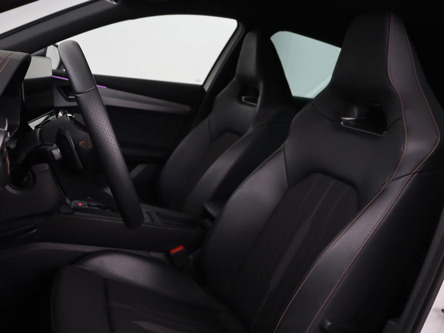 CUPRA Formentor 1.4 e-Hybrid VZ | 245pk | Stoel & stuurverwarming | Trekhaak | 360 camera | Carplay | Adaptive cruise | Navigatie | Sfeerverlichting | Full LED | Keyless | PHEV