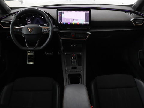 CUPRA Formentor 1.4 e-Hybrid VZ | 245pk | Stoel & stuurverwarming | Trekhaak | 360 camera | Carplay | Adaptive cruise | Navigatie | Sfeerverlichting | Full LED | Keyless | PHEV