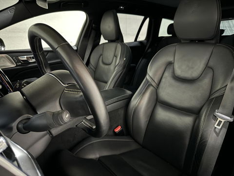 Volvo V60 2.0 T8 Recharge AWD R-Design B&W 360° Pano HUD Trekh. NAP