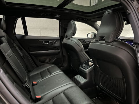 Volvo V60 2.0 T8 Recharge AWD R-Design B&W 360° Pano HUD Trekh. NAP