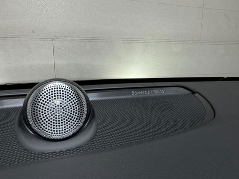 Volvo V60 2.0 T8 Recharge AWD R-Design B&W 360° Pano HUD Trekh. NAP