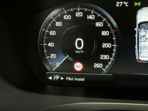 Volvo V60 2.0 T8 Recharge AWD R-Design B&W 360° Pano HUD Trekh. NAP