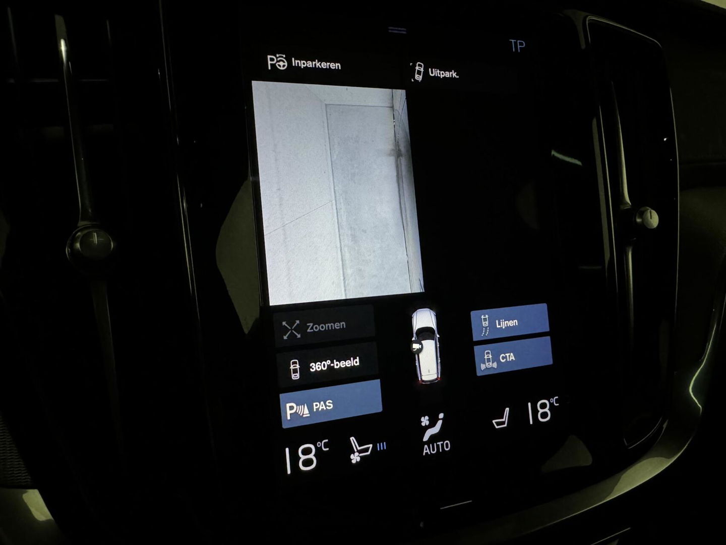 Volvo V60 2.0 T8 Recharge AWD R-Design B&W 360° Pano HUD Trekh. NAP