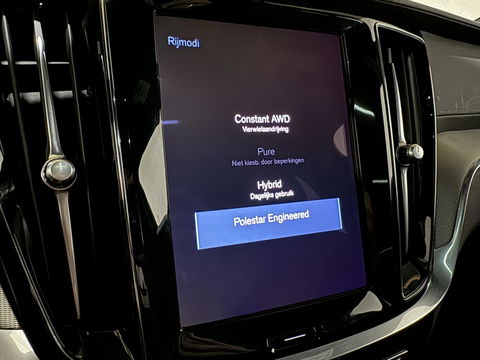 Volvo V60 2.0 T8 Recharge AWD R-Design B&W 360° Pano HUD Trekh. NAP