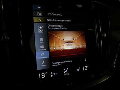 Volvo V60 2.0 T8 Recharge AWD R-Design B&W 360° Pano HUD Trekh. NAP