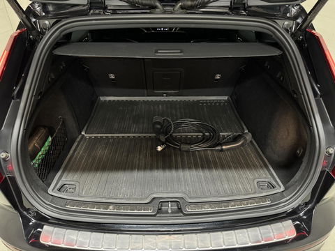 Volvo V60 2.0 T8 Recharge AWD R-Design B&W 360° Pano HUD Trekh. NAP