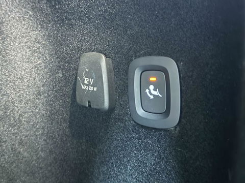 Volvo V60 2.0 T8 Recharge AWD R-Design B&W 360° Pano HUD Trekh. NAP
