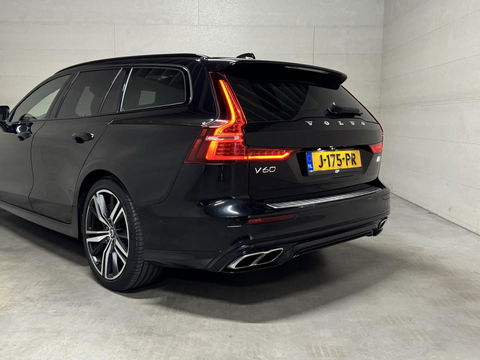 Volvo V60 2.0 T8 Recharge AWD R-Design B&W 360° Pano HUD Trekh. NAP