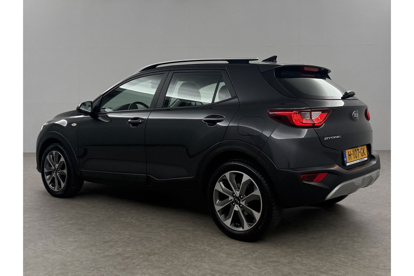 Kia Stonic 1.0 T-GDi DynamicLine Airco Camera Cruise Carplay PDC 17"LMV