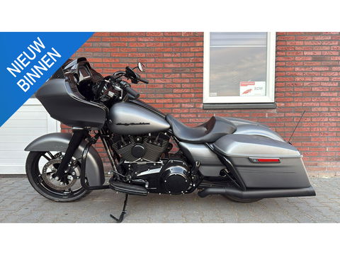 Harley Davidson 103 FLTRXS Road Glide Special Roadglide blackout