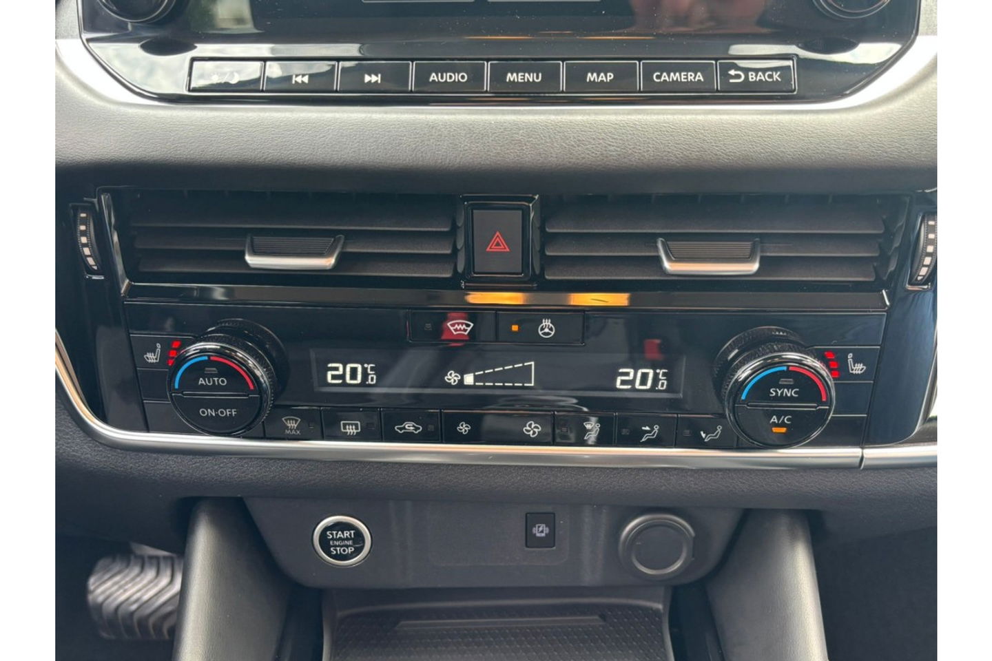 Nissan QASHQAI 1.3 MHEV X CONNECTA AUTOMAAT AIRCO NAVI PDC CAMERA360.
