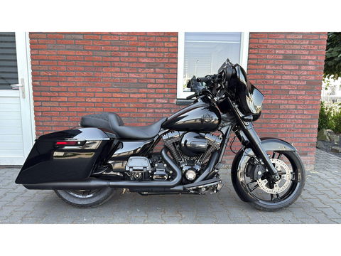Harley Davidson 103 FLHXS Street Glide Special CVO Streetglide