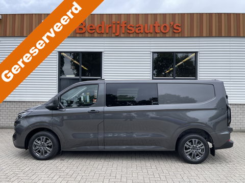 Ford Transit Custom 340 2.0 TDCI L2H1 Trend DC 6 persoons / NIEUW / bpm vrij / rijklaar € 39.950 ex btw / lease vanaf € 715 / direct leverbaar / airco / cruise / apple carplay / camera / magnetic grey metallic