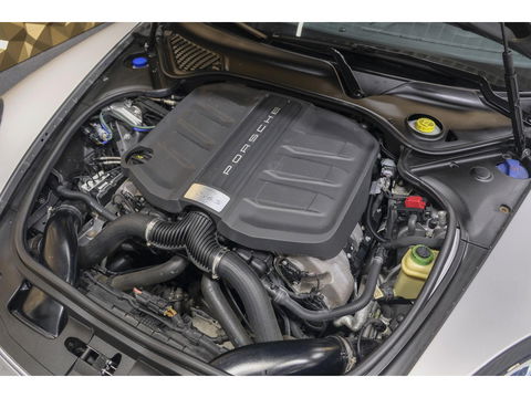 Porsche Panamera 3.0 S 421pk Facelift Schuifdak Stoelkoeling Luchtvering Bose LED lampen 20" LMV Navigatie Camera Elektrische klep
