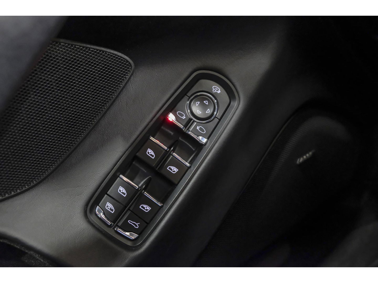 Porsche Panamera 3.0 S 421pk Facelift Schuifdak Stoelkoeling Luchtvering Bose LED lampen 20" LMV Navigatie Camera Elektrische klep
