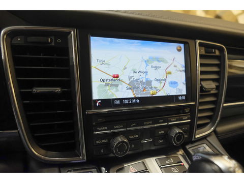 Porsche Panamera 3.0 S 421pk Facelift Schuifdak Stoelkoeling Luchtvering Bose LED lampen 20" LMV Navigatie Camera Elektrische klep