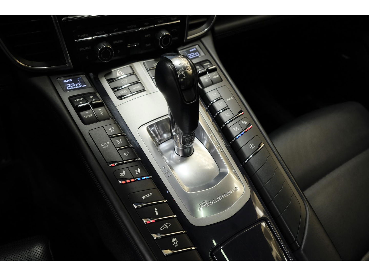 Porsche Panamera 3.0 S 421pk Facelift Schuifdak Stoelkoeling Luchtvering Bose LED lampen 20" LMV Navigatie Camera Elektrische klep