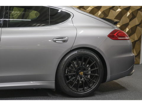 Porsche Panamera 3.0 S 421pk Facelift Schuifdak Stoelkoeling Luchtvering Bose LED lampen 20" LMV Navigatie Camera Elektrische klep