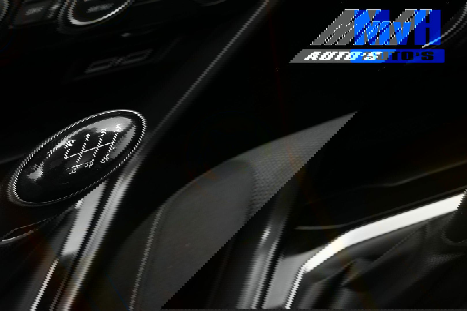 Volkswagen T-Roc 1.0 TSI Style 140PK|PANO|LED|TREKH|STOELVERW.