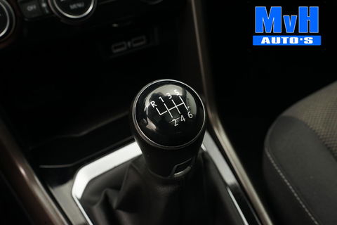 Volkswagen T-Roc 1.0 TSI Style 140PK|PANO|LED|TREKH|STOELVERW.