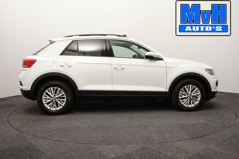 Volkswagen T-Roc 1.0 TSI Style 140PK|PANO|LED|TREKH|STOELVERW.