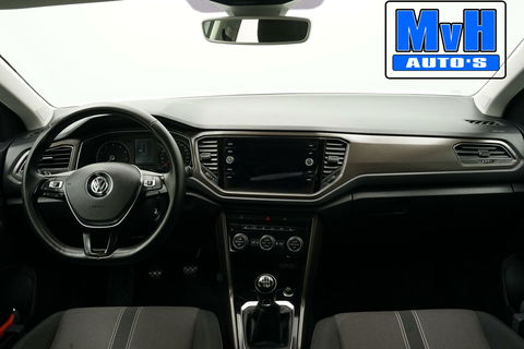 Volkswagen T-Roc 1.0 TSI Style 140PK|PANO|LED|TREKH|STOELVERW.