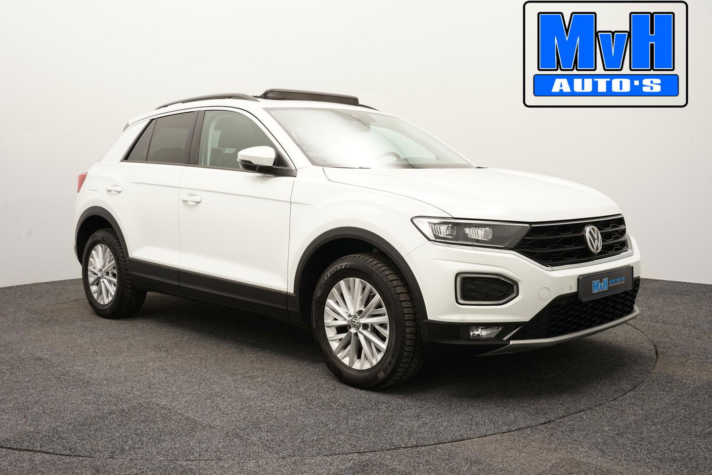 Volkswagen T-Roc 1.0 TSI Style 140PK|PANO|LED|TREKH|STOELVERW.