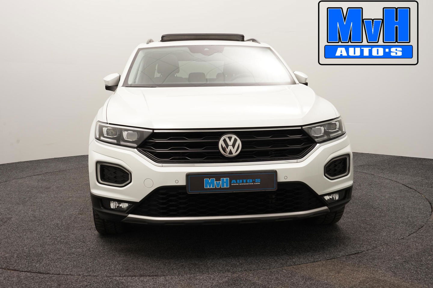 Volkswagen T-Roc 1.0 TSI Style 140PK|PANO|LED|TREKH|STOELVERW.